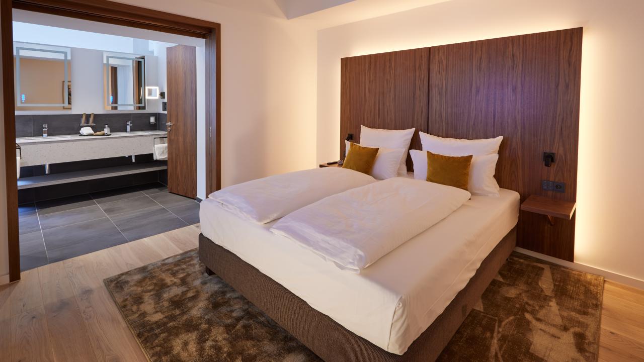 KasinoHotel_Suite_bedroom