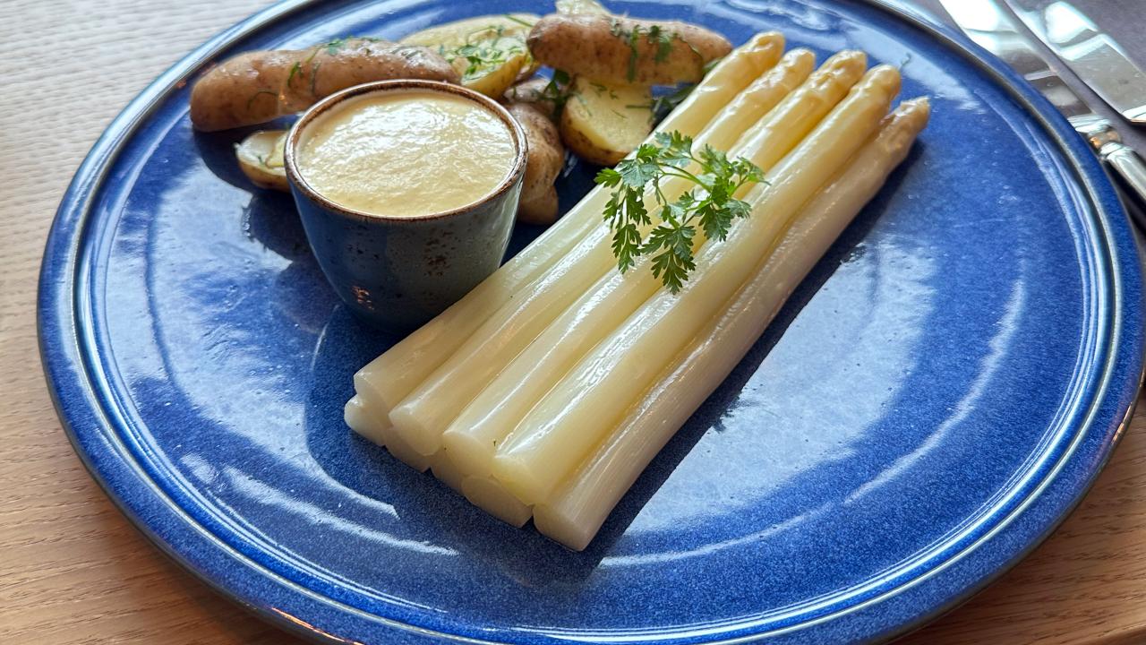 Spargel vom Grenzhof in Dormagen