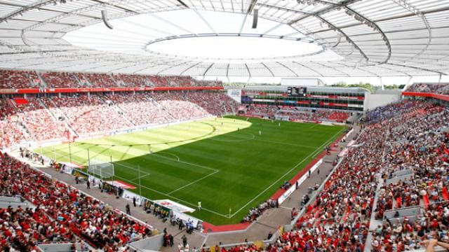 BayArena Blick ins Stadion